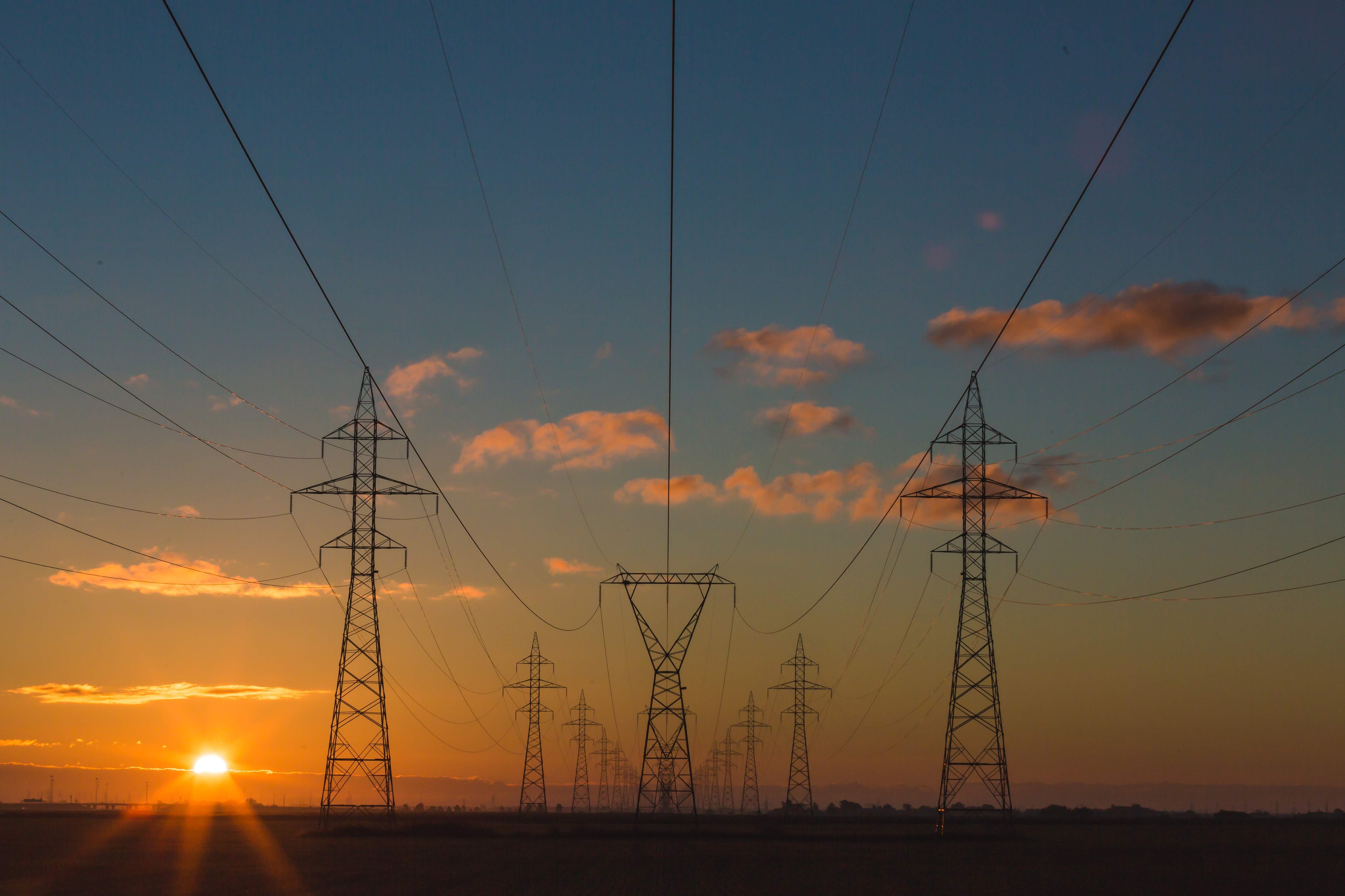 DEWA plans to award $3.1bn worth of electricity transmission contracts