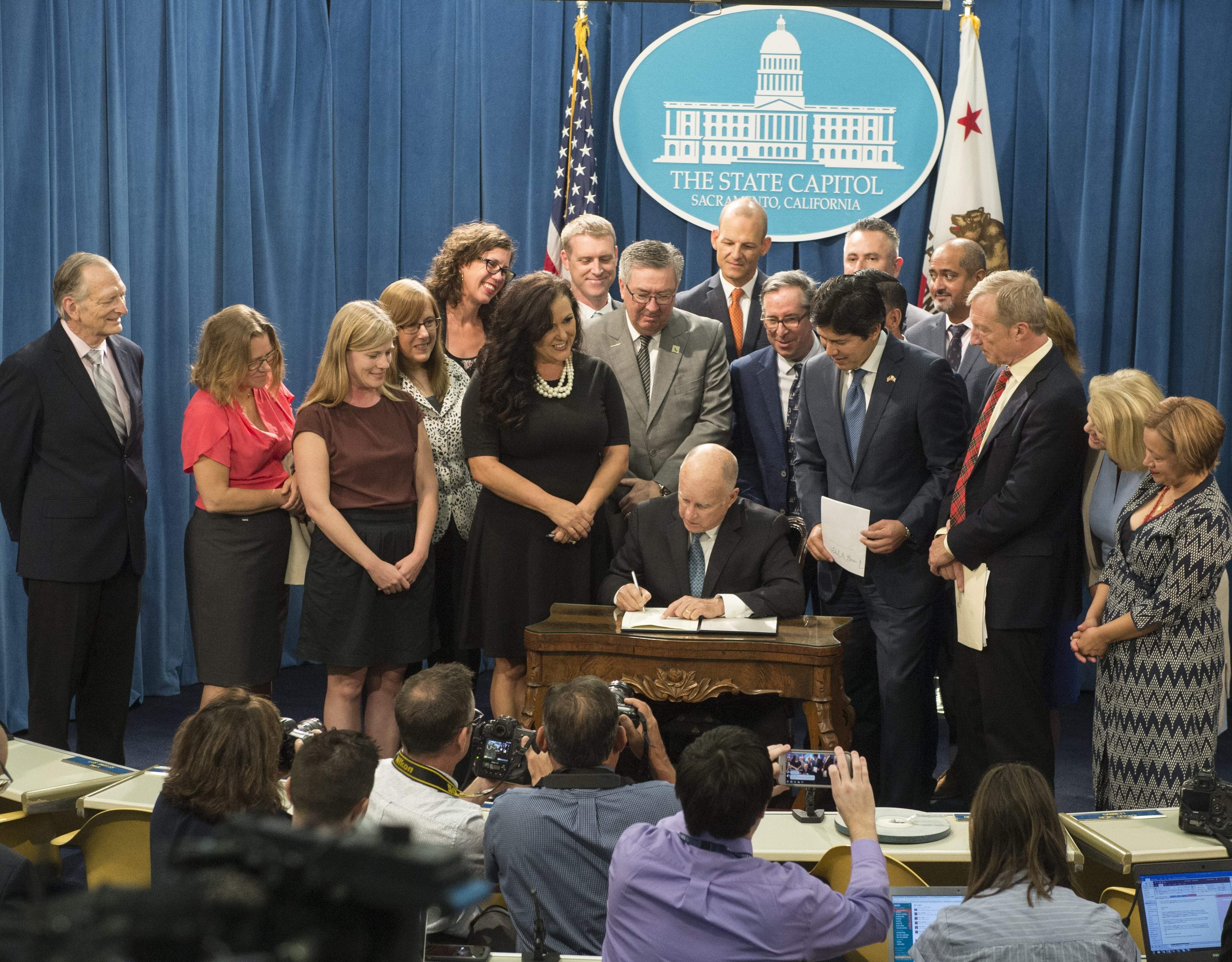 California Governor signs 100% clean electricity bill