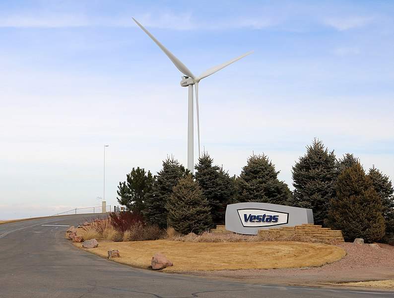 Vestas_Wind_Systems_entrance_in_Pueblo_County,_Colorado