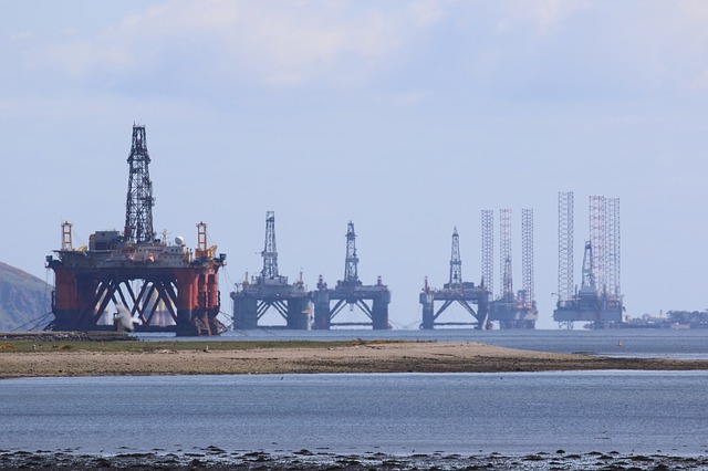 oil-rig-3789758_640
