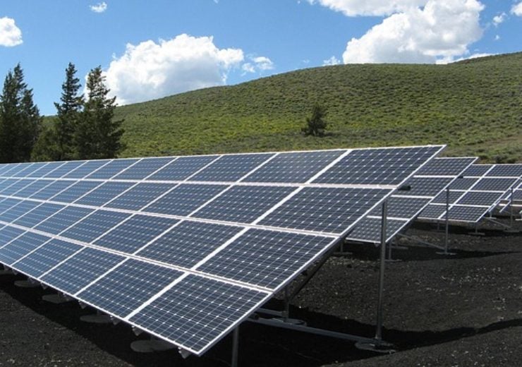 solar-panel-array-1591350_640