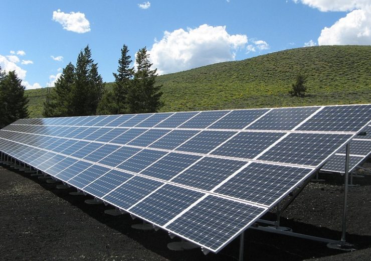 solar-panel-array-1591350_960_720