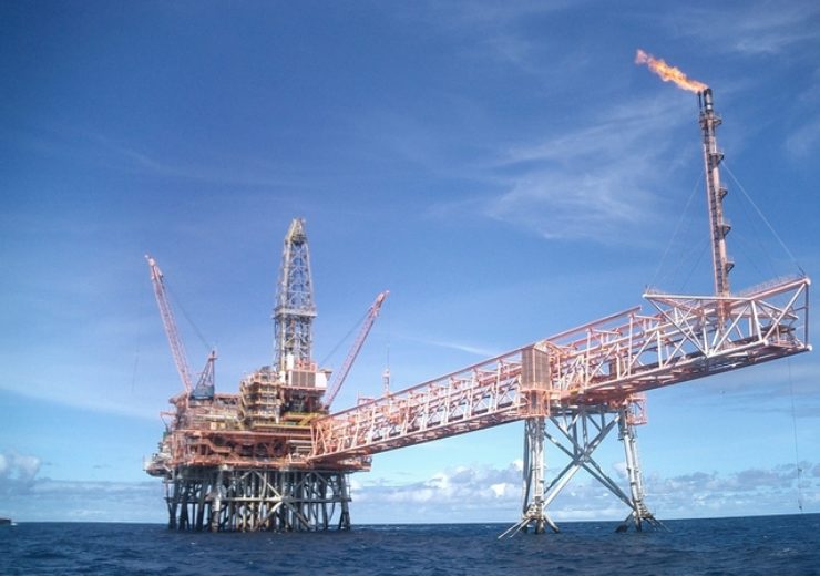 offshore-gass-platform-1420920-639x480