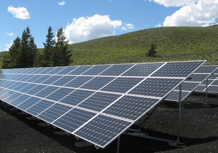 solar-panel-array-1591350_640