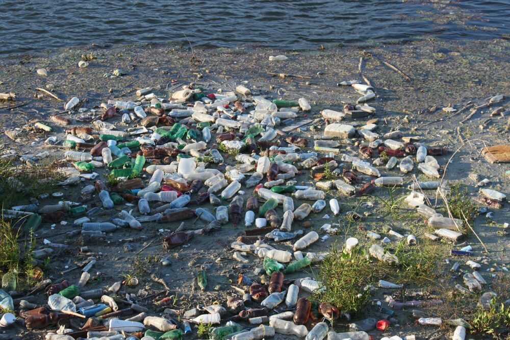 Oil industry betting future on ‘shaky plastics’ as world battles waste, says climate think tank