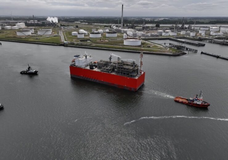 De EXMAR FRSU is onlangs gearriveerd in de haven van Rotterdam