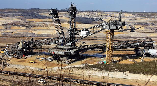 open-pit-mining-g8aa603d2e_640
